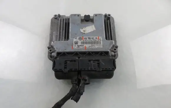 Volkswagen Golf V Engine control unit/module 0281014063 03G906021PP