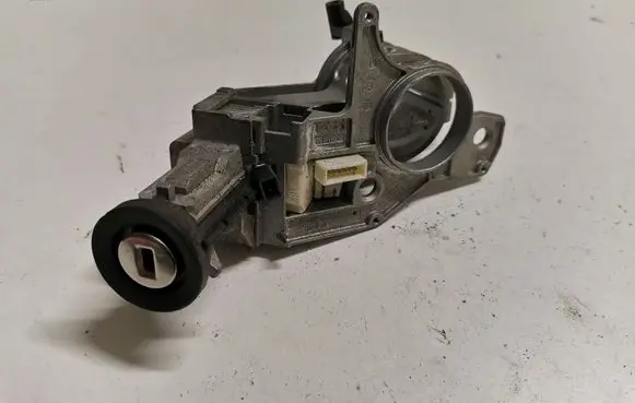 Opel Zafira B Ignition lock contact 2421430