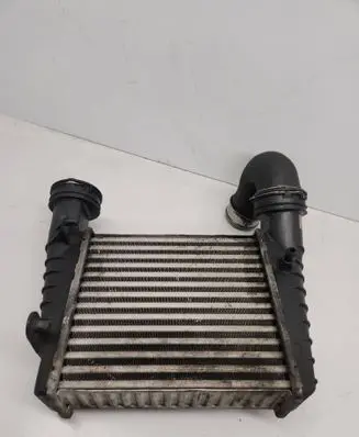 Volkswagen PASSAT B5.5 Intercooler radiator 3B0145805D