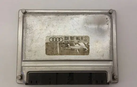 Audi A6 S6 C6 4F Engine control unit/module 8D0907401H