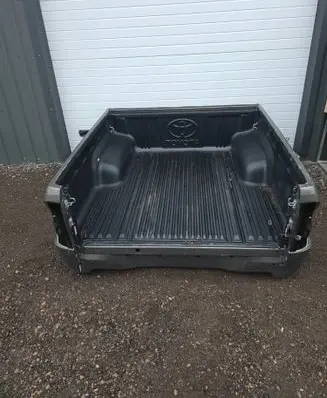 Toyota Hilux VIII Pickup box 