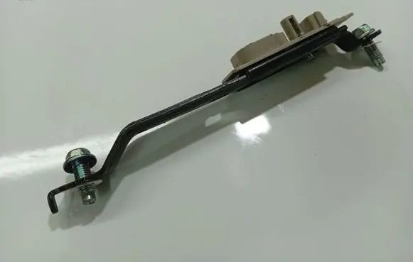 Nissan Note (E11) Seat belt adjustment rail 