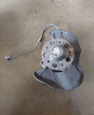Front wheel hub spindle knuckle