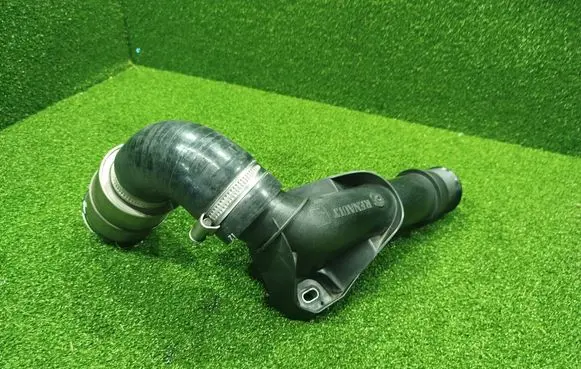 Intercooler hose/pipe