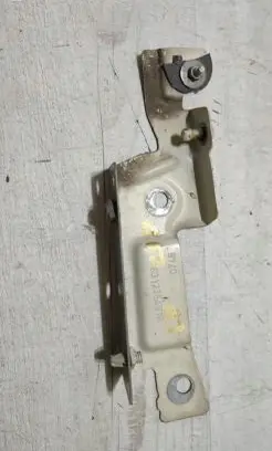 Renault Captur Fender mounting bracket 631235481R