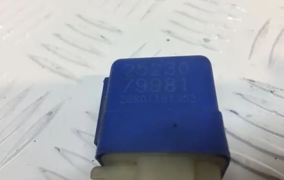 Nissan X-Trail T30 Other relay 2523079981