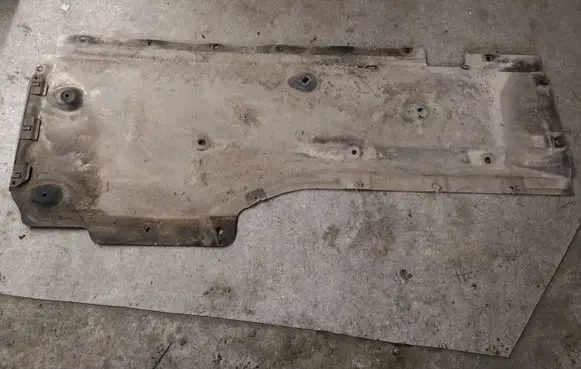BMW 1 E81 E87 Side bottom protection 7139114 74850610