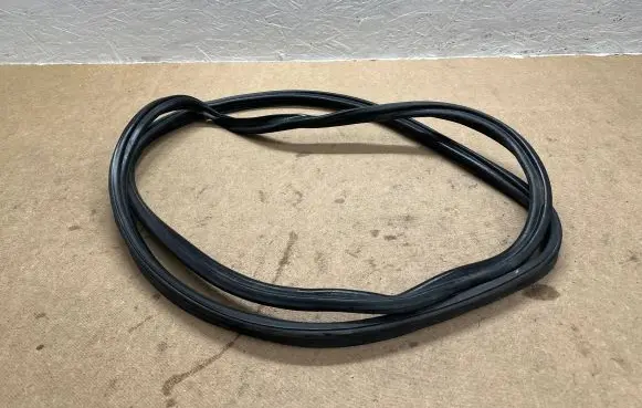 Skoda Kodiaq Trunk rubber seal (body) 565827705
