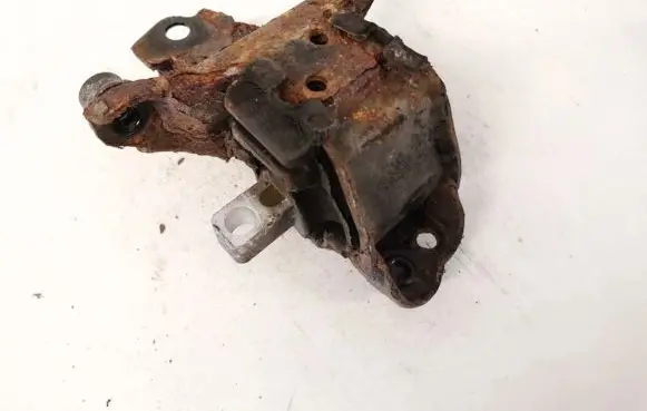 Volkswagen Polo III 6N 6N2 6NF Engine mount bracket
