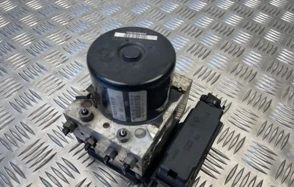 Audi Q7 4L ABS Pump 4L0614517D
