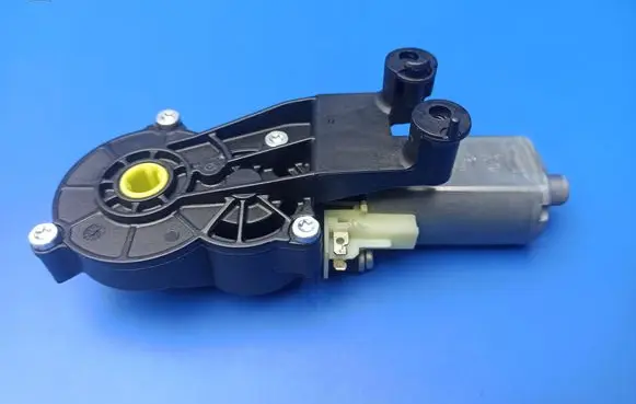 Mercedes-Benz E W212 Seat adjustment motor 0390203326