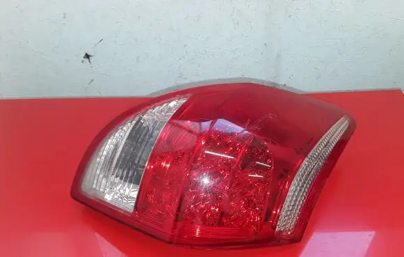 Toyota RAV 4 (XA30) Rear/tail lights 1090037 4239