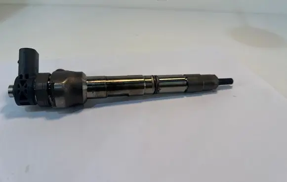 Skoda Superb B8 (3V) Fuel injector 04l130277ac