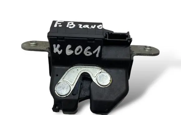 Fiat Bravo Tailgate/trunk/boot lock/catch/latch 55701971