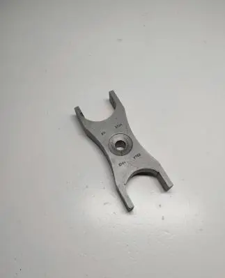 Volkswagen Touran II Fuel Injector clamp holder 03L216A V15D