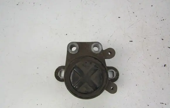 Ford Mondeo Mk III Engine mounting bracket 