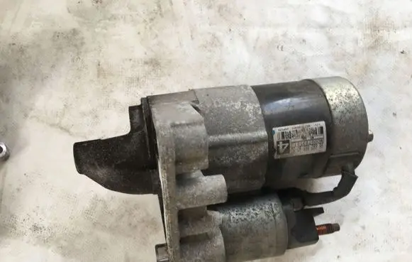 Peugeot 308 Starter motor 9688268580