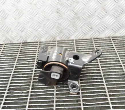 Mazda CX-5 Engine mount bracket