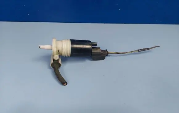 Chrysler Voyager Windscreen/windshield washer pump K55077241AB 465102