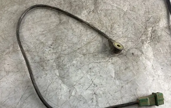 Volkswagen PASSAT B5 Detonation knock sensor 054905377h