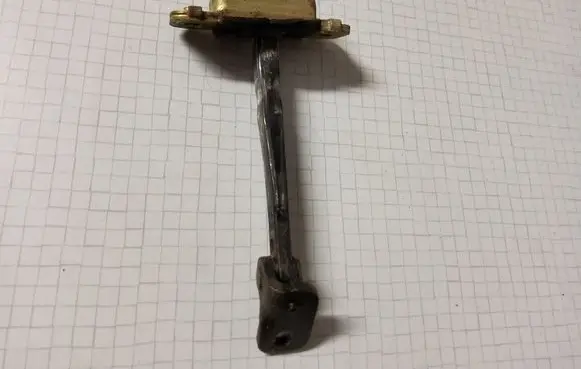 KIA Sorento Rear door check strap stopper