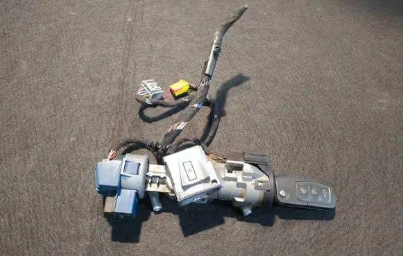 Ford Mondeo MK IV Ignition lock 3M513F880AD