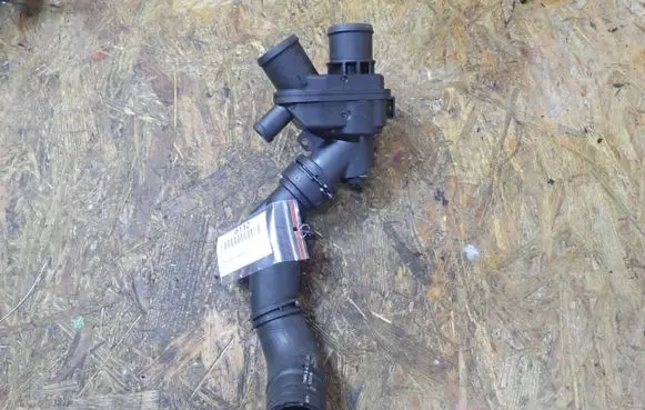 Jaguar XJ X351 Thermostat 