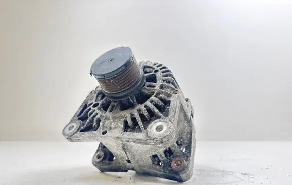 Nissan Note (E11) Generator/alternator 8200667608 TG11C064 107837440