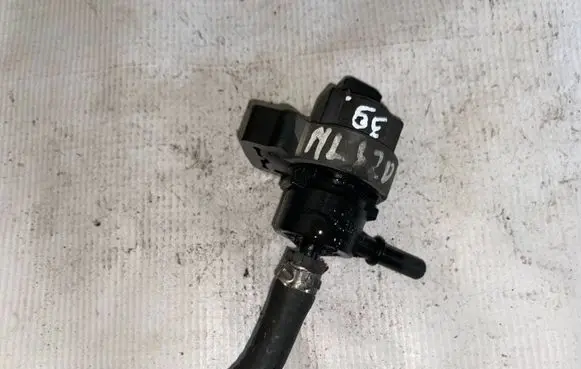 Mercedes-Benz S W220 Vacuum valve 0004700493 A0004700493