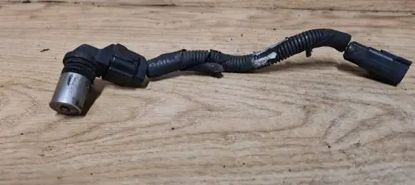 Volvo V70 Crankshaft position sensor 30713485