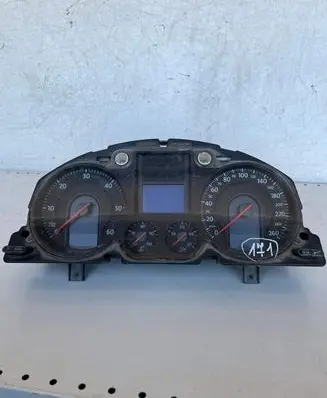 Volkswagen PASSAT B6 Speedometer (instrument cluster) 3C0920860N V0002000