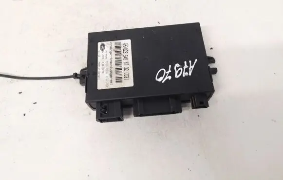 Mercedes-Benz C W203 Tow bar relay 0295456732