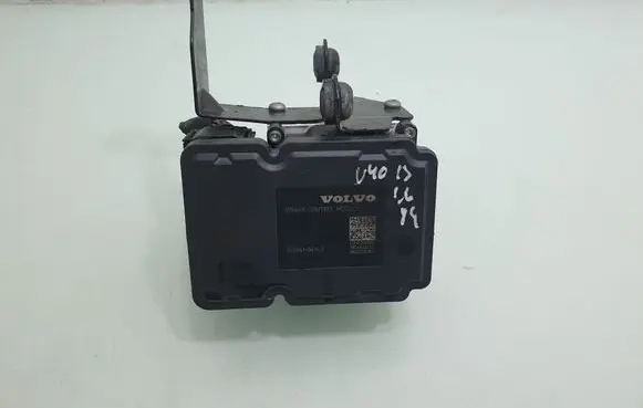 Volvo V40 ABS Pump P31317074 61330200382