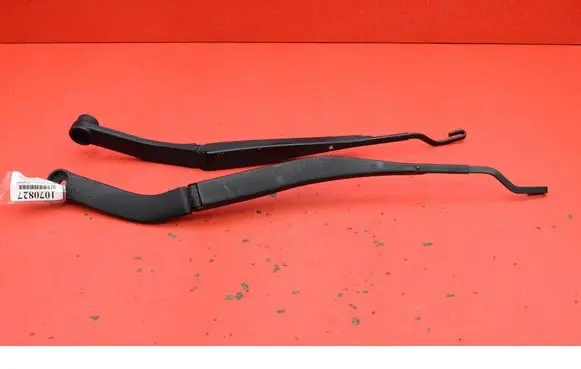 Hyundai Genesis Front wiper blade arm 