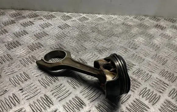BMW 3 E90 E91 Piston with connecting rod