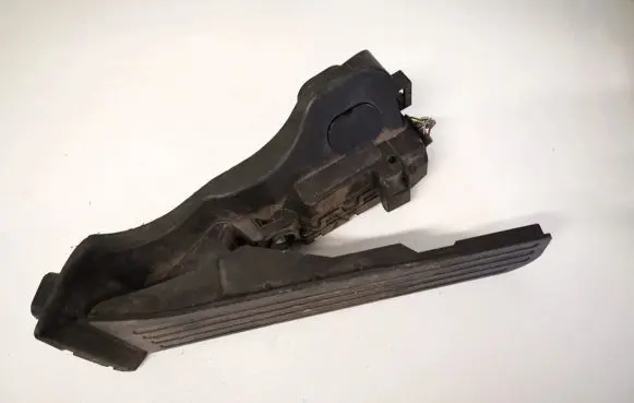 Volkswagen Golf V Accelerator throttle pedal 1k1721503l
