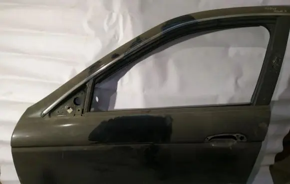 Jaguar S-Type Front door JUODOS