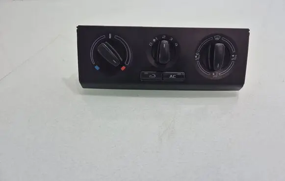 Skoda Fabia Mk2 (5J) Climate control unit 5J0820045C