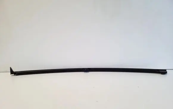 Lexus CT 200H Rear door windshield rail 