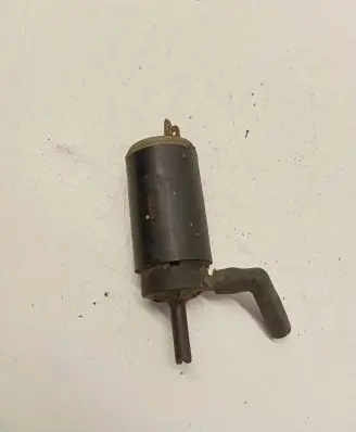 Audi A4 S4 B5 8D Windscreen/windshield washer pump 893955665