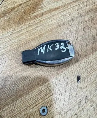 Mercedes-Benz C W204 Ignition key/card 