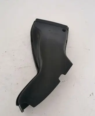 Audi A4 S4 B7 8E 8H Air intake duct part 8E0129618