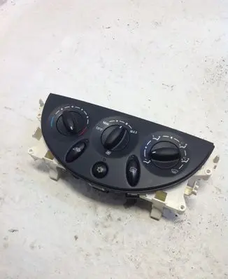 Citroen C5 Climate control unit 69392200