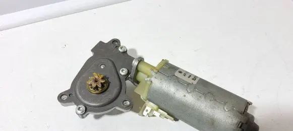 Volkswagen Phaeton Seat adjustment motor 0130002582 901890102