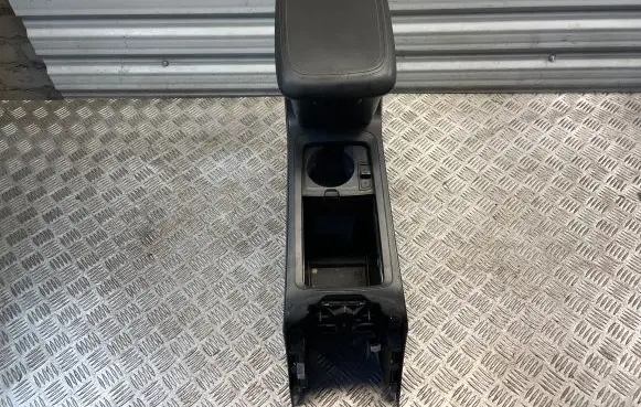 Chevrolet Captiva Armrest 331328180CA