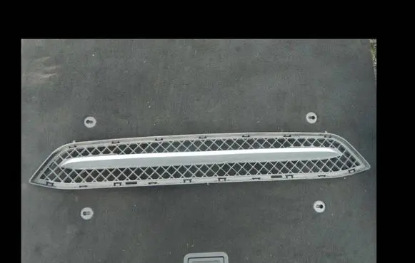 BMW X1 E84 Front bumper lower grill 7303753