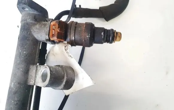 Hyundai Lantra II Fuel injector 9250930019 35310-23210