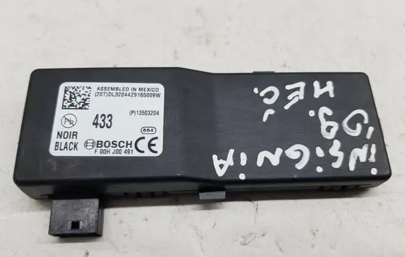 Opel Insignia A Door central lock control unit/module 13503204