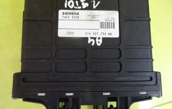 Audi A4 S4 B5 8D Gearbox control unit/module 5WK3320B