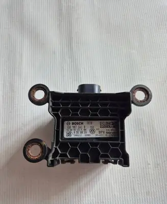 Volkswagen PASSAT B8 Distronic sensor radar 3Q0907561B